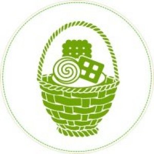 Оригинальная корзина с разными сладостями в Красноярске